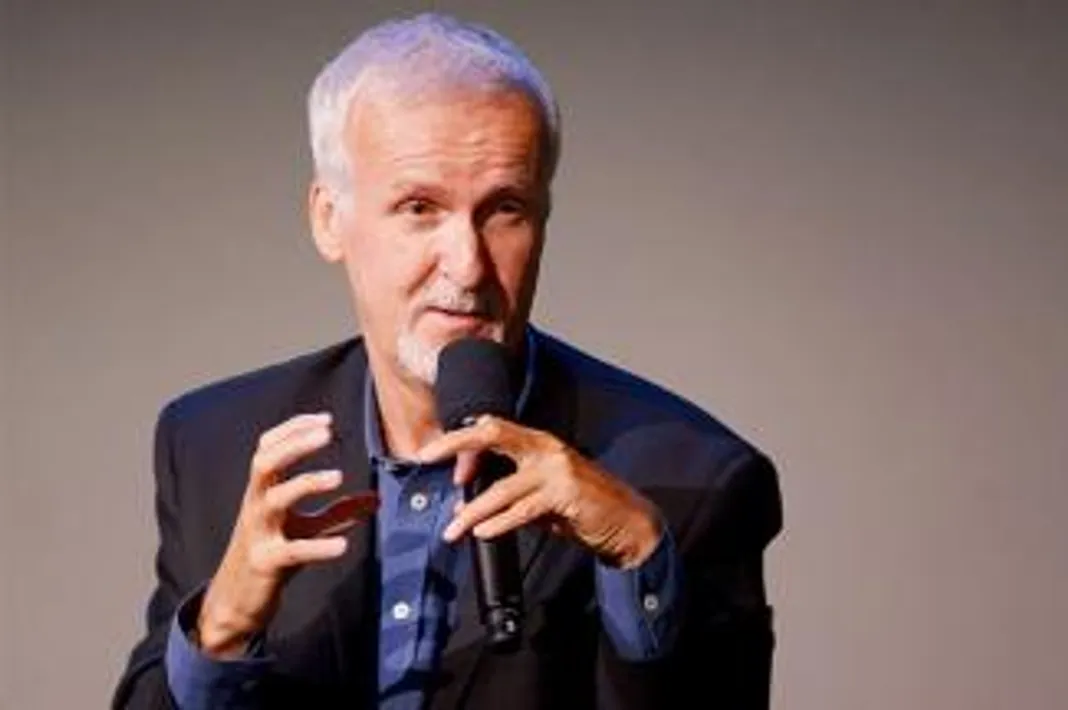Watch James Cameron Pretend He Didn’t Hate The New ‘Star Wars’ James Cameron