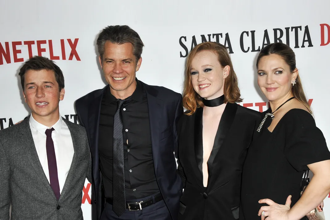 Santa Clarita Diet Season 2 Cast Va Happy