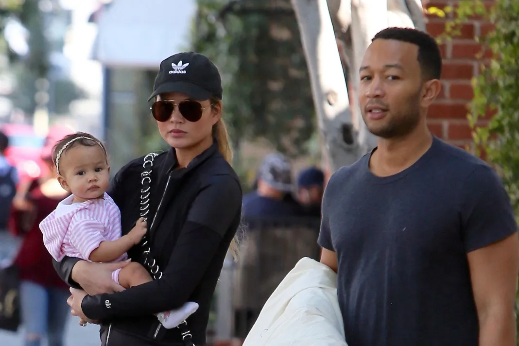 wenn_chrissyteigen_johnlegend_032017_1800x1200