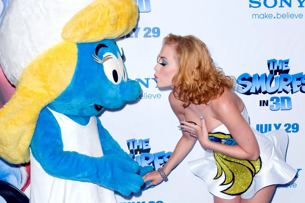wenn_katyperry_smurfs_032017_1800x1200