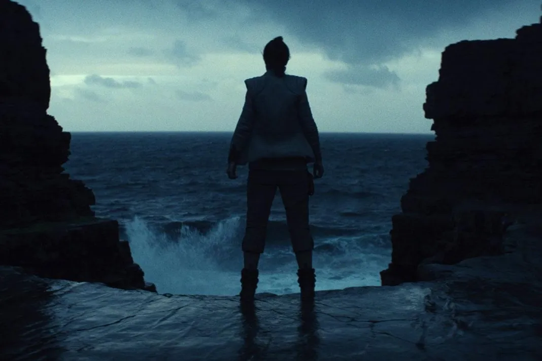 disney_thelastjedi_daisyridley_041417_1275x850