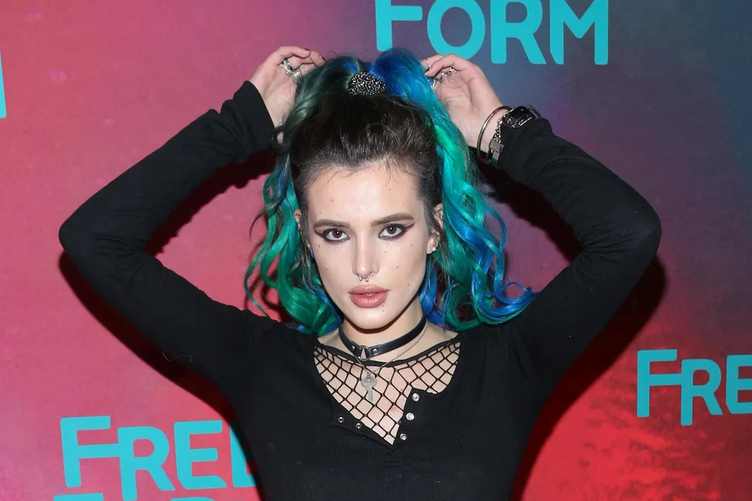 wenn_bellathorne_042717_1800x1200