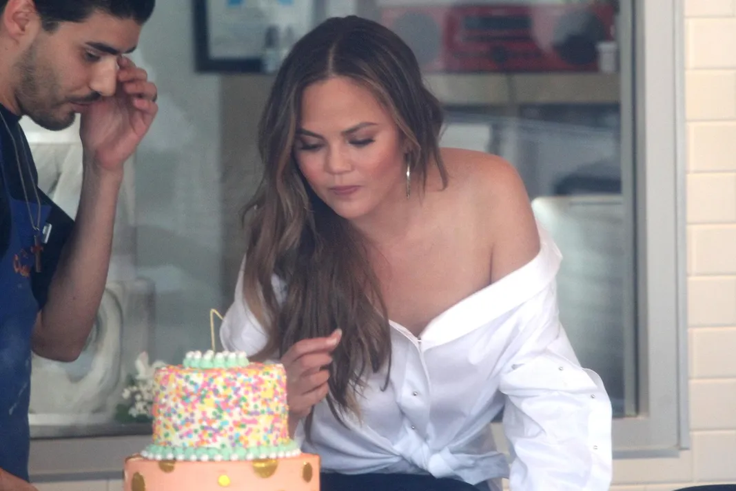 wenn_chrissyteigen_041717_1800x1200