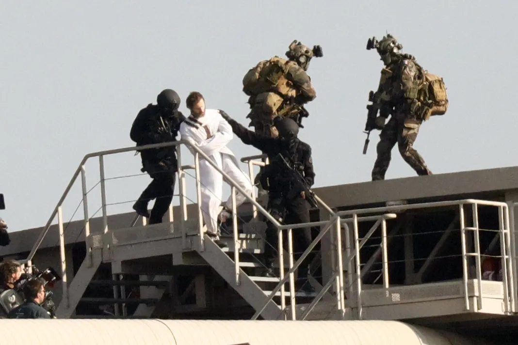 Tom Cruise and Sean Harris Start Filming MI6