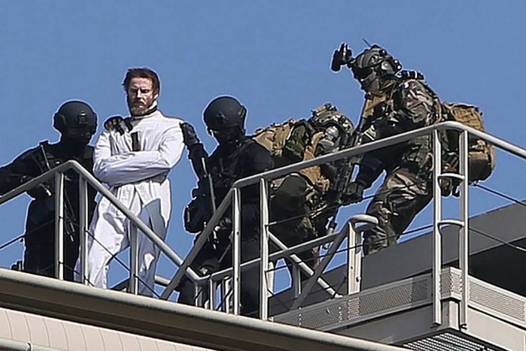Tom Cruise and Sean Harris Start Filming MI6