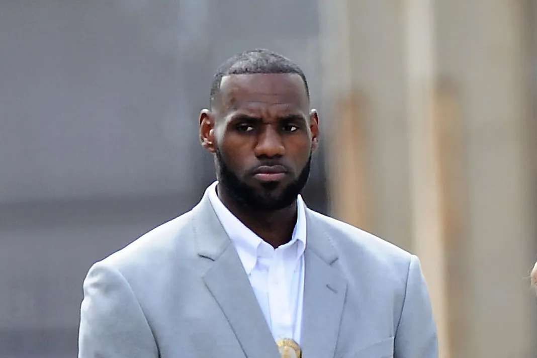 wenn_lebronjames_053117_1800x1200