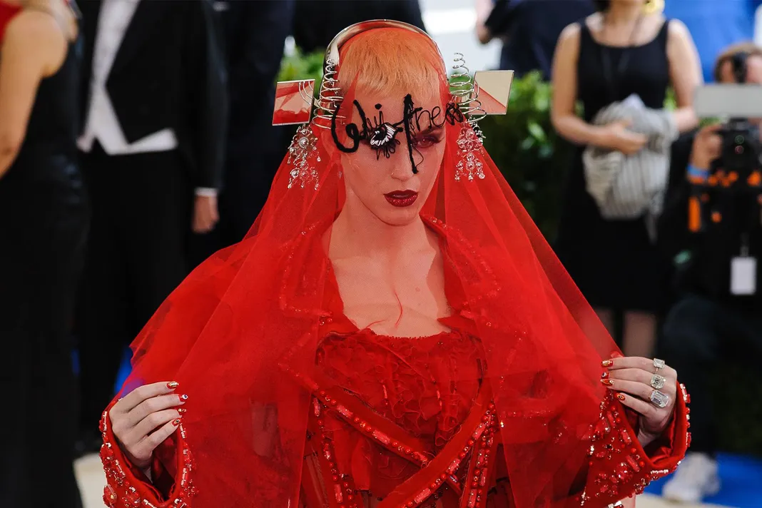 wenn_metgala_2017_katyperry_050217_1800x1200_2