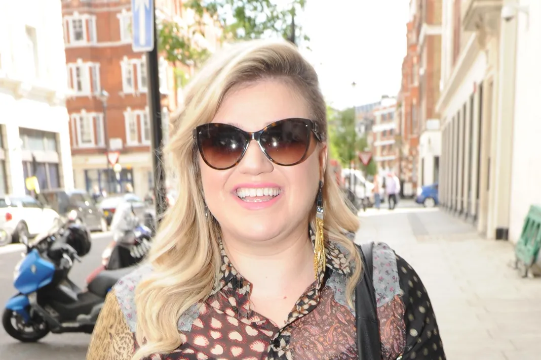 kelly clarkson british