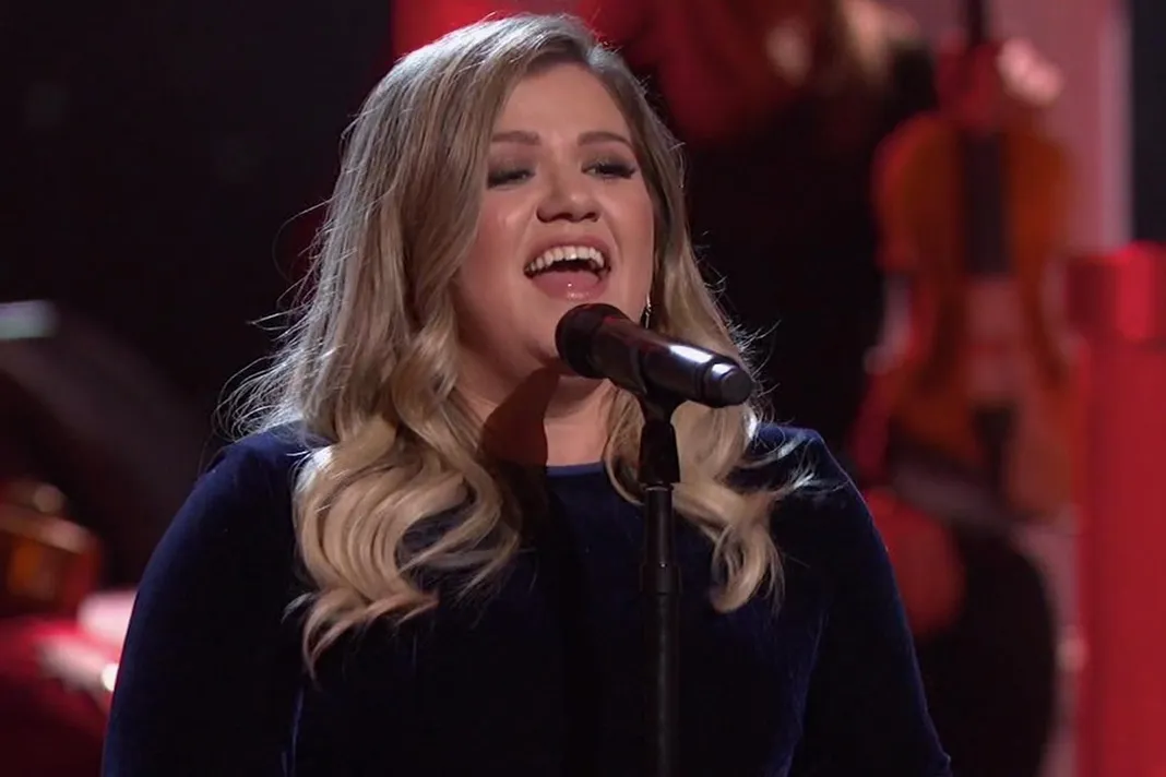 wenn_kellyclarkson_091417_1800x1200