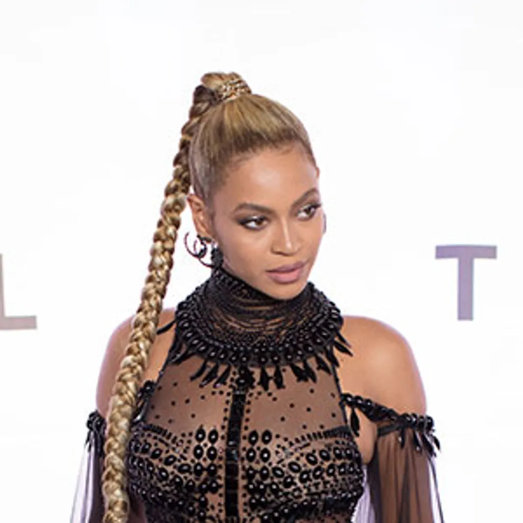 wenn_ramimalek_102418-300x300