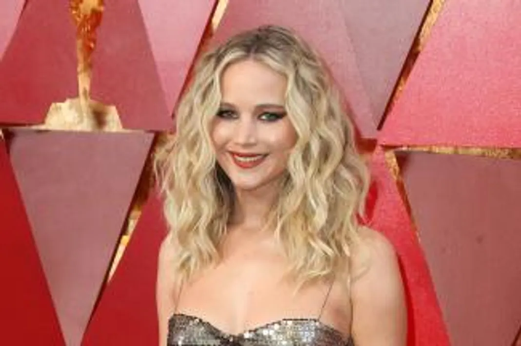 Jennifer Lawrence makes surprise appearance on Keeping Up with the Kardashians