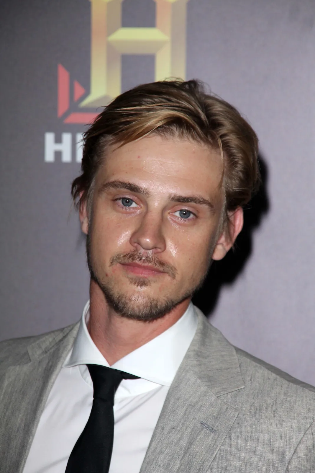 Boyd Holbrook Jessica Alba Herpes