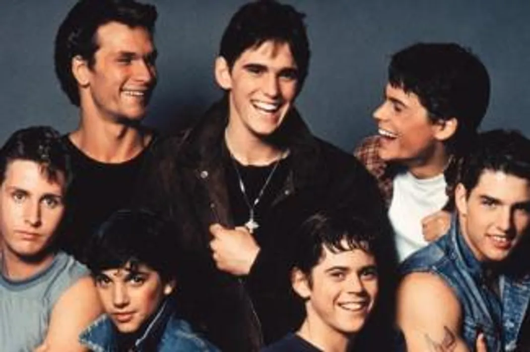 C.Thomas Howell, Ralph Macchino, Matt Dillon, Rob Lowe, Emilio Estevez, Patrick Swayze, Tom Cruise, The Outsiders, Warner Brothers, 082815