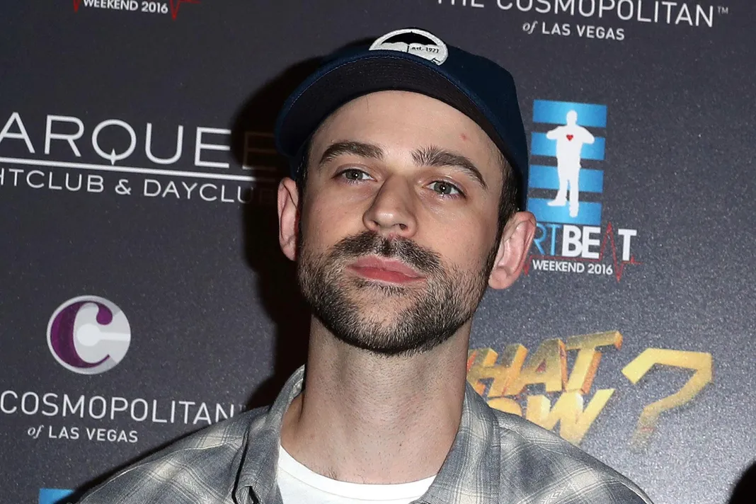 ryan lewis honors mom on world aids day ryan lewis honors mom on world aids day