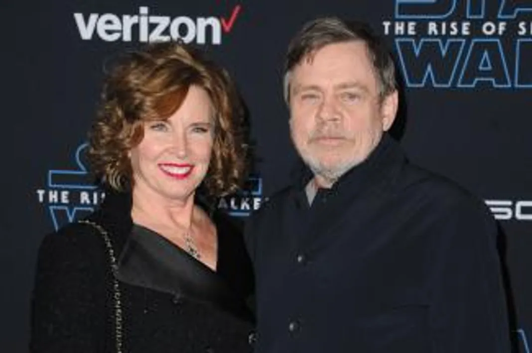 Mark Hamill thrills Star Wars fan with new R2-D2 arm