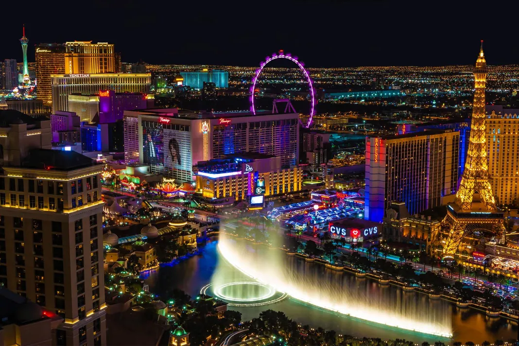 vegasstrip1-web