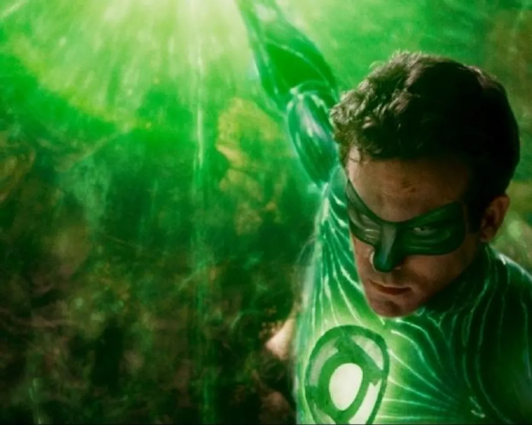 гринч злой. зеленый фонарь кадры. видео про зеленых. видео про зеленых. зеленые человечки.